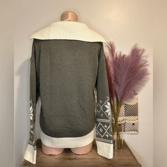 Ardene Women's Knitted Grey and White Sweater - Small - Picture 2 of 7